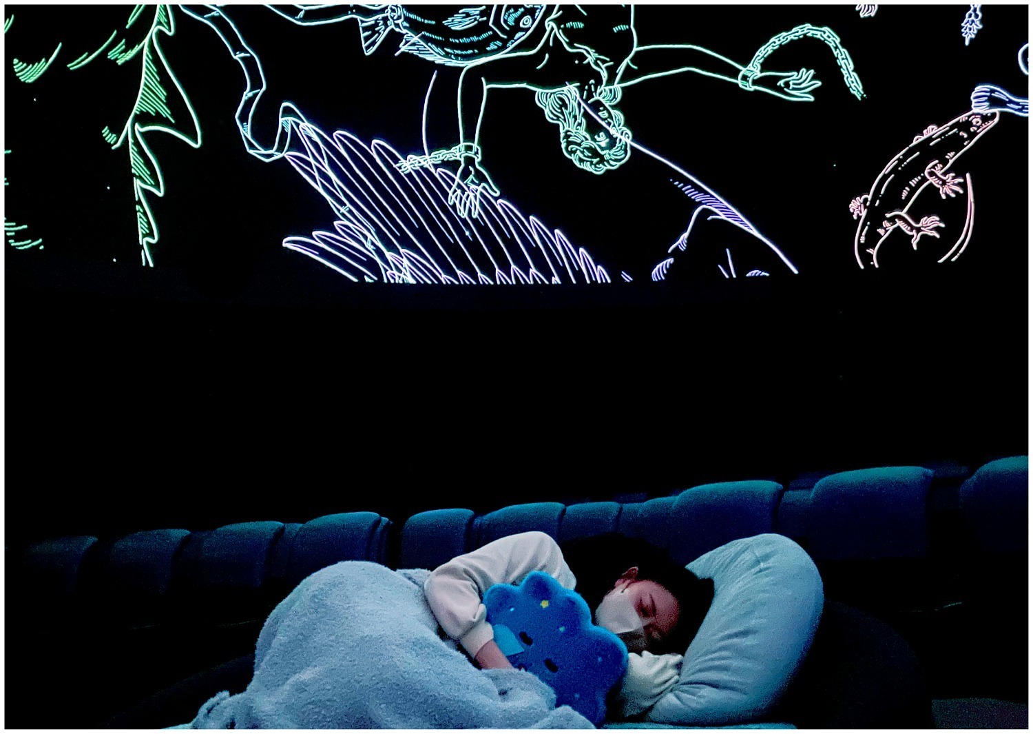 プラネタリア YOKOHAMA「熟睡プラ寝たリウム」88星座の生解説を聴きながら眠る上映プログラム｜写真1