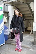 アナ・ライコヴィチさん - ヒロコ コシノ(HIROKO KOSHINO)、ユニクロ(UNIQLO)｜渋谷ストリートスナップ1