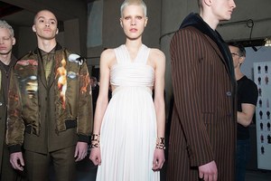 ジバンシィ バイ リカルド ティッシ (Givenchy by Riccardo Tisci) 2016-17年秋冬 バックステージ - 写真50