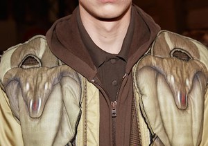 ジバンシィ バイ リカルド ティッシ (Givenchy by Riccardo Tisci) 2016-17年秋冬 バックステージ - 写真35