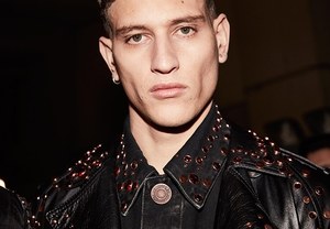 ジバンシィ バイ リカルド ティッシ (Givenchy by Riccardo Tisci) 2016-17年秋冬 バックステージ - 写真31