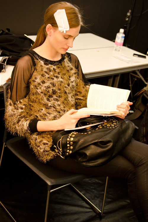 アトウ 2012年春夏<span>コレクション</span> <span>バックステージ</span> - バックステージ画像2