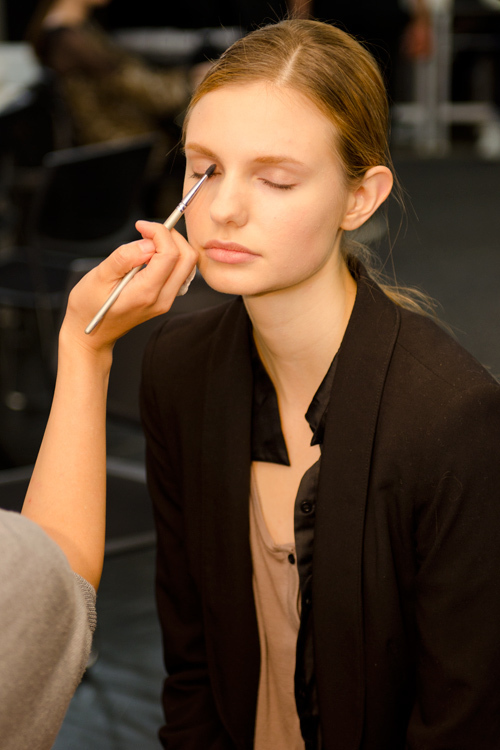 アトウ 2012年春夏<span>コレクション</span> <span>バックステージ</span> - バックステージ画像10