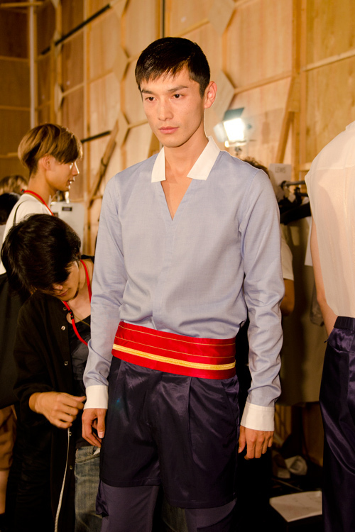 アトウ 2012年春夏<span>コレクション</span> <span>バックステージ</span> - バックステージ画像16