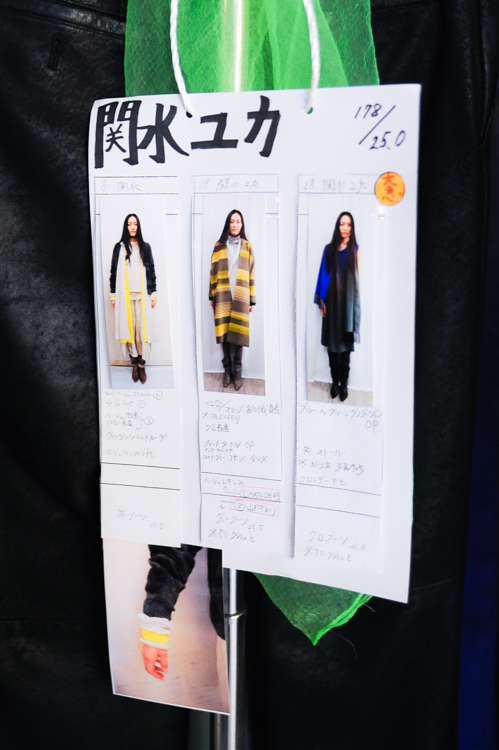 まとふ 2014-15年秋冬<span>コレクション</span> <span>バックステージ</span> - バックステージ画像2