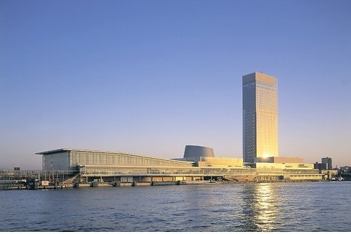 新潟県立万代島美術館