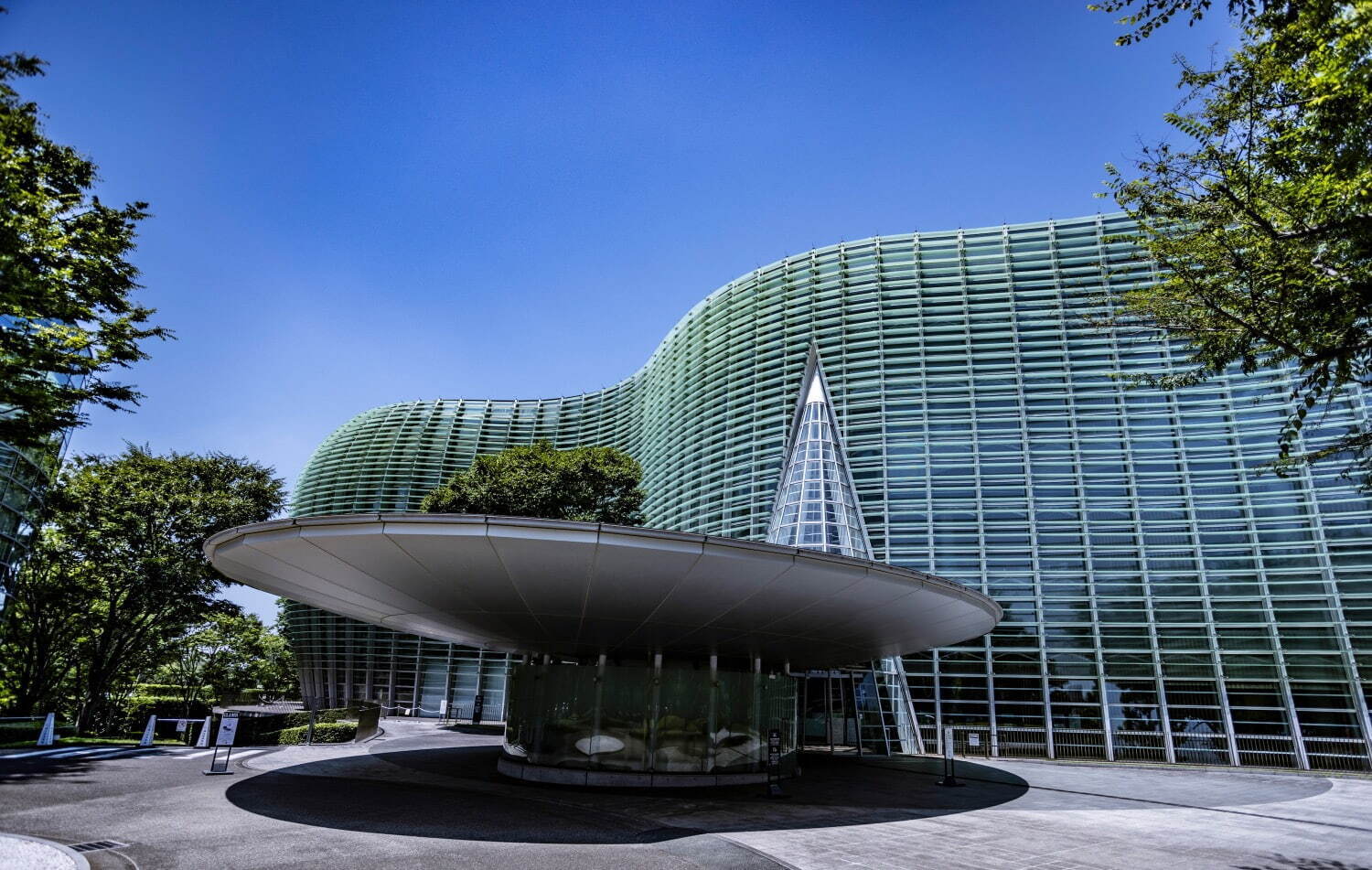 日本美術館 国立新美術館 (The National Art Center, Tokyo) | 高橋カーテン
