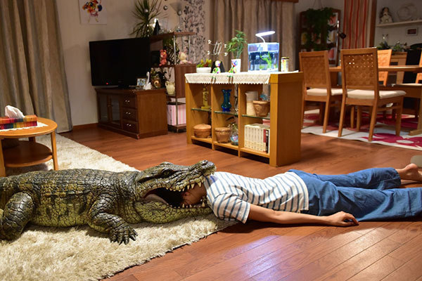 映画『家に帰ると妻が必ず死んだふりをしています。』