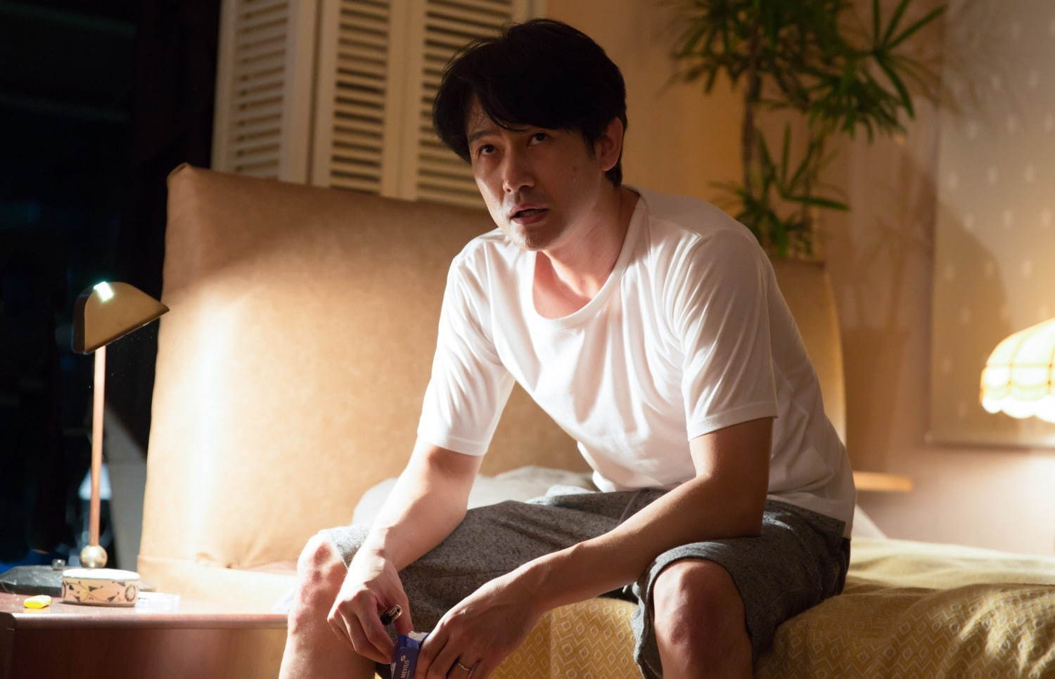 映画 アンダー ユア ベッド 主演高良健吾 愛する女の 監視に憑りつかれた 孤独な男に ファッションプレス 映画 アンダー ユア ベッド 主演高良健吾 愛する女の 監視に憑りつかれた 孤独な男に ファッションプレス
