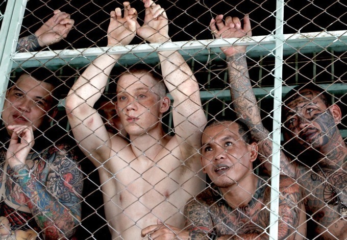 映画『暁に祈れ』