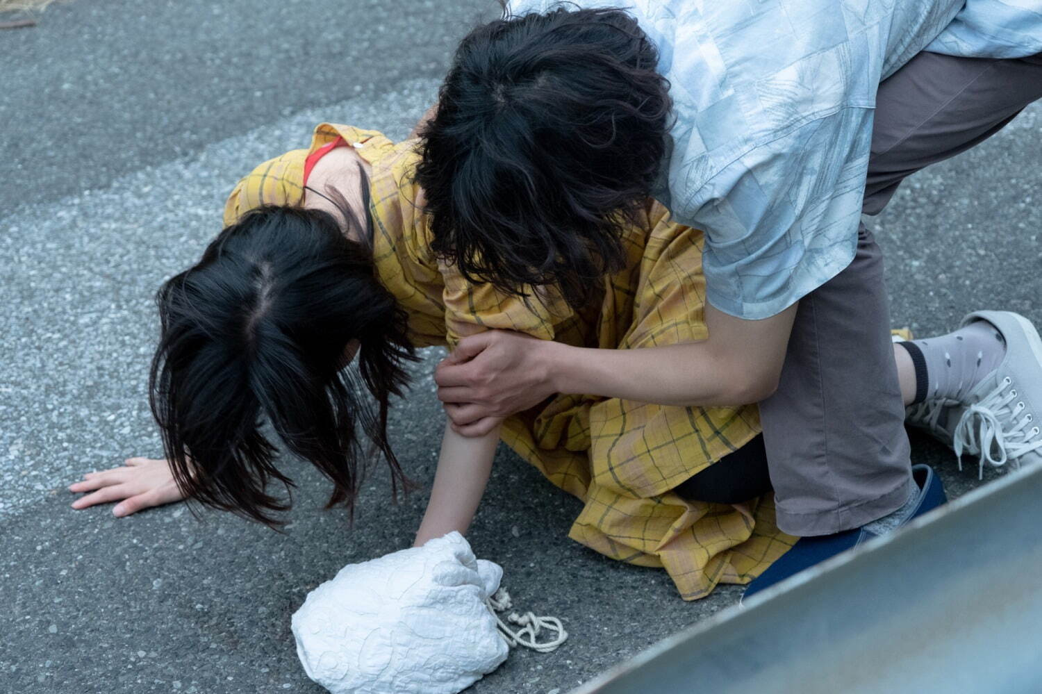 『生きててごめんなさい』場面カット｜写真3