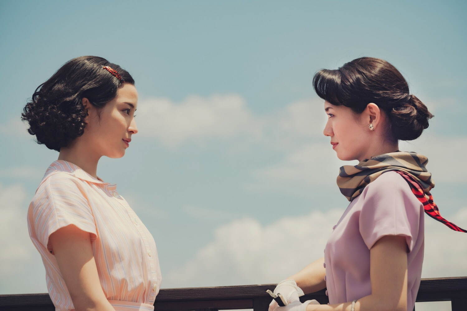遠い山なみの光 - 写真3