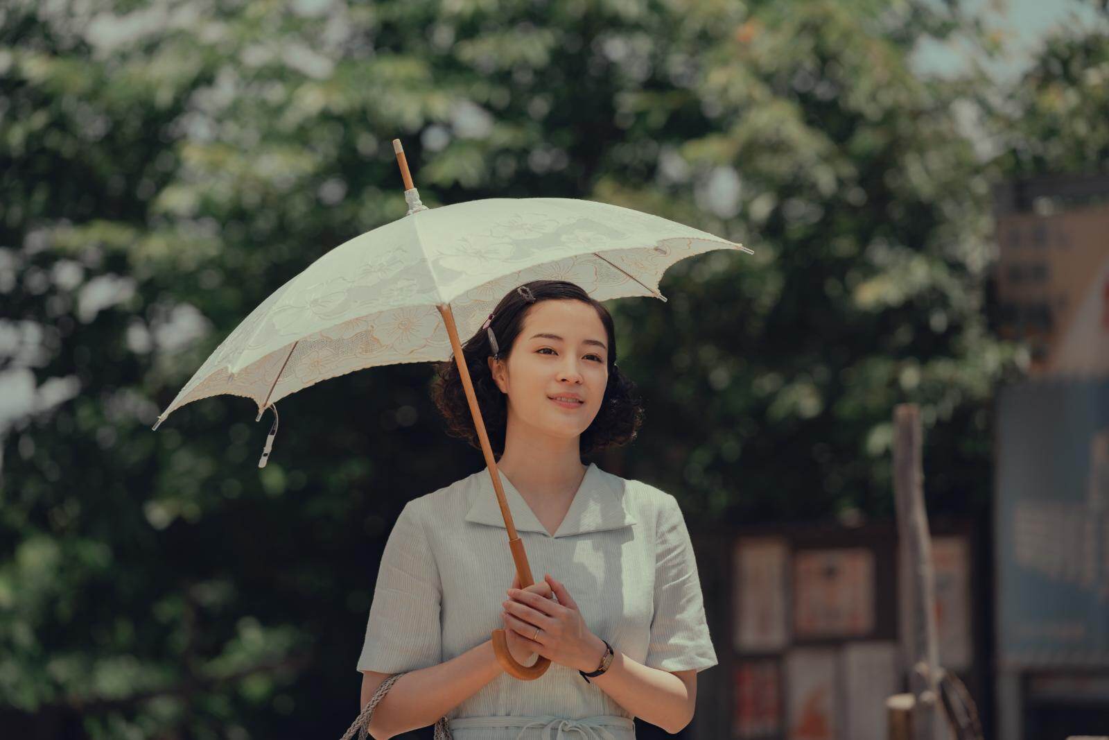 遠い山なみの光 - 写真9