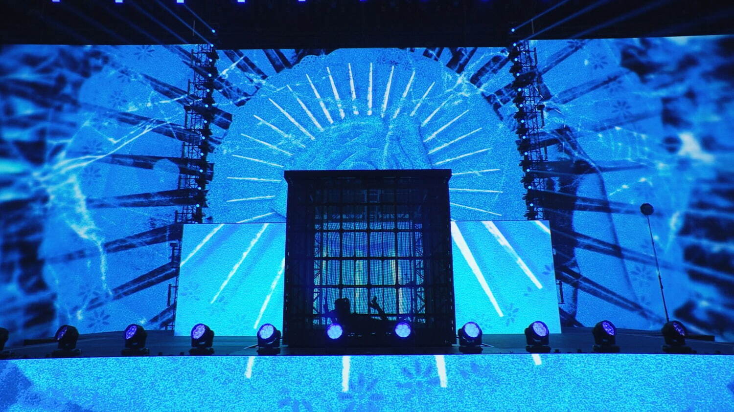 劇場版 Ado SPECIAL LIVE「心臓」 - 写真7