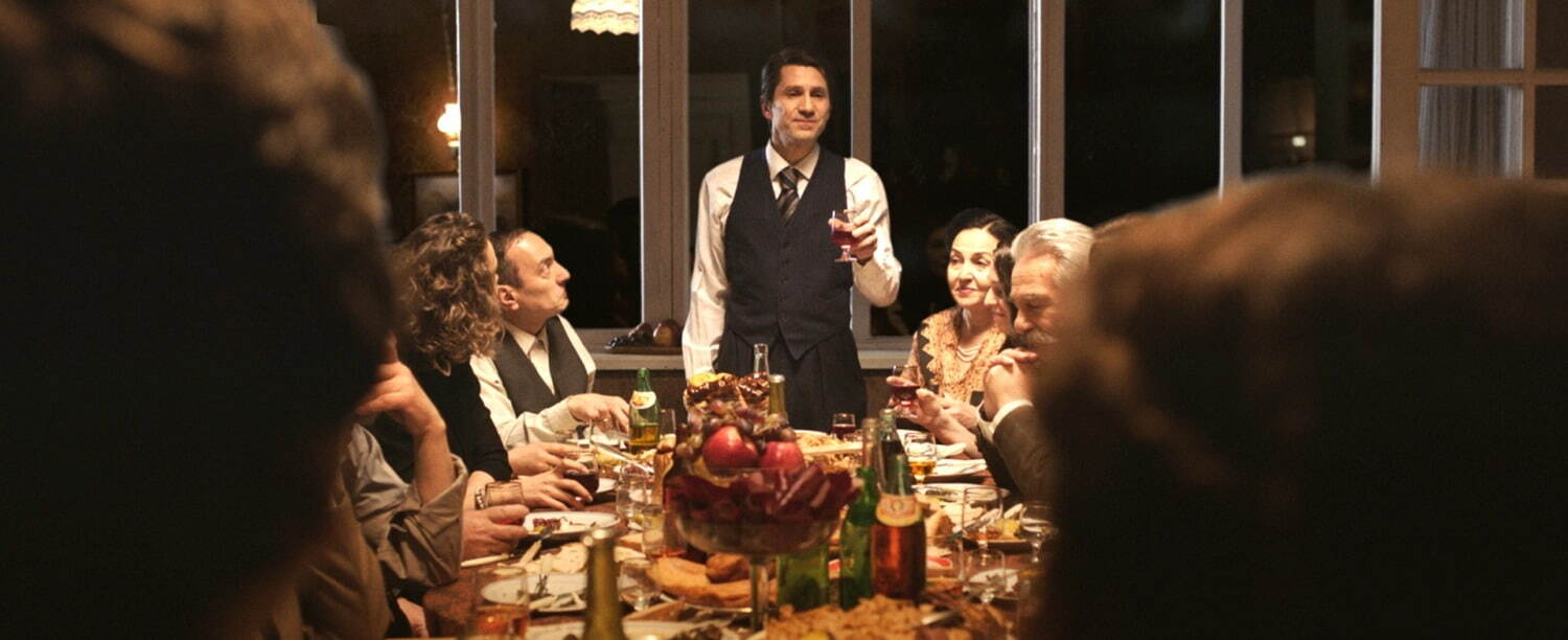 『アメリカッチ コウノトリと幸せな食卓』場面カット｜写真2
