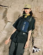 メゾン キツネ × アンドワンダー、キツネロゴ＆トライアングルを配したTシャツやバッグなど｜写真1