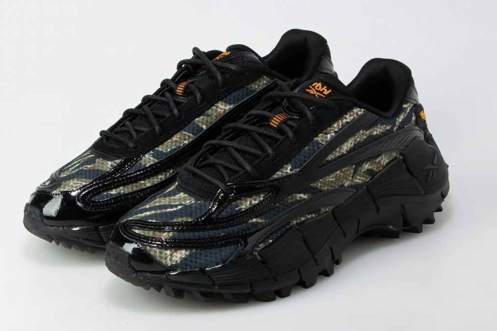 リーボック×マハリシのコラボスニーカー、“米軍のカモ柄”着想メッシュアッパー