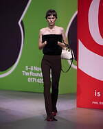 JW アンダーソン 2023年秋冬コレクション、過去の自分を通して“未来”を見据える｜写真7