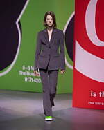 JW アンダーソン 2023年秋冬コレクション、過去の自分を通して“未来”を見据える｜写真10