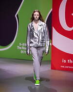 JW アンダーソン 2023年秋冬コレクション、過去の自分を通して“未来”を見据える｜写真13