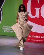 JW アンダーソン 2023年秋冬コレクション、過去の自分を通して“未来”を見据える｜写真22