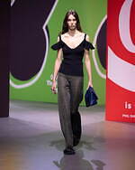 JW アンダーソン 2023年秋冬コレクション、過去の自分を通して“未来”を見据える｜写真29