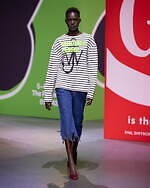 JW アンダーソン 2023年秋冬コレクション、過去の自分を通して“未来”を見据える｜写真30