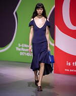 JW アンダーソン 2023年秋冬コレクション、過去の自分を通して“未来”を見据える｜写真31