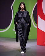 JW アンダーソン 2023年秋冬コレクション、過去の自分を通して“未来”を見据える｜写真37