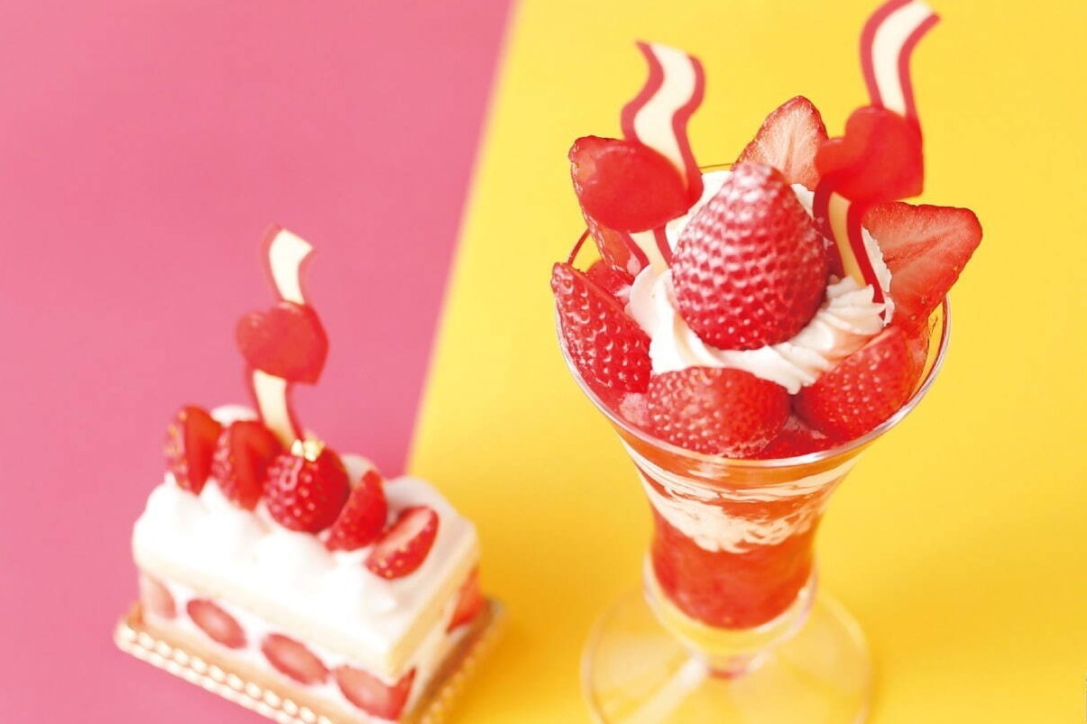 資生堂パーラー“ハート＆波型”モチーフのストロベリーパフェやケーキ、仲條正義名作展とコラボ