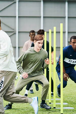 エフシーレアルブリストル(F.C.Real Bristol) 2023年春夏ウィメンズ&メンズコレクション  - 写真2