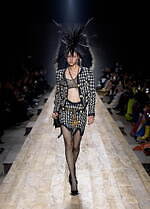  Studio 2023年秋冬 ウィメンズ コレクション モスキーノレザー モスキーノ(MOSCHINO) 2023-24年秋冬ウィメンズコレクション