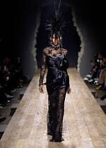 モスキーノ 2023年秋冬コレクション - シュルレアリスムとパンクで表す“歪みのあるドラマ”｜写真33