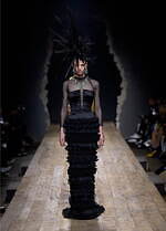 モスキーノ 2023年秋冬コレクション - シュルレアリスムとパンクで表す“歪みのあるドラマ”｜写真46