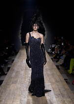 モスキーノ 2023年秋冬コレクション - シュルレアリスムとパンクで表す“歪みのあるドラマ”｜写真50