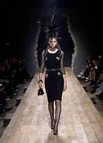 モスキーノ 2023年秋冬コレクション - シュルレアリスムとパンクで表す“歪みのあるドラマ”｜写真30