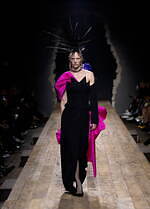 モスキーノ 2023年秋冬コレクション - シュルレアリスムとパンクで表す“歪みのあるドラマ”｜写真38