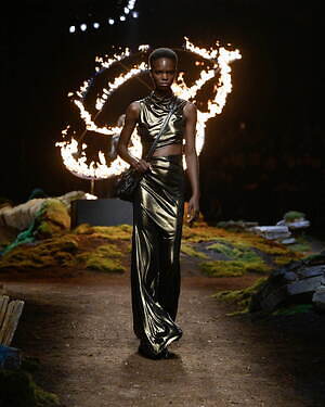 ブルマリン(Blumarine) 2023-24年秋冬ウィメンズコレクション  - 写真15