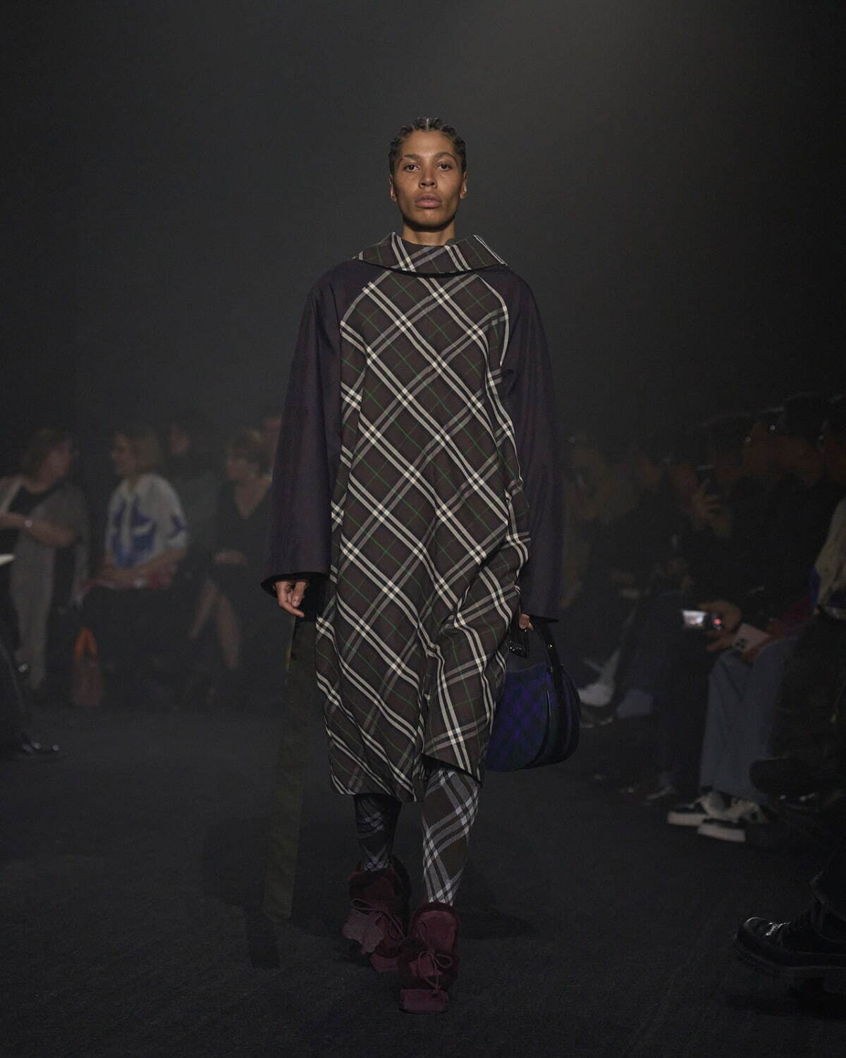 バーバリー(BURBERRY) 2023-24年秋冬ウィメンズ&メンズコレクション  - 写真5