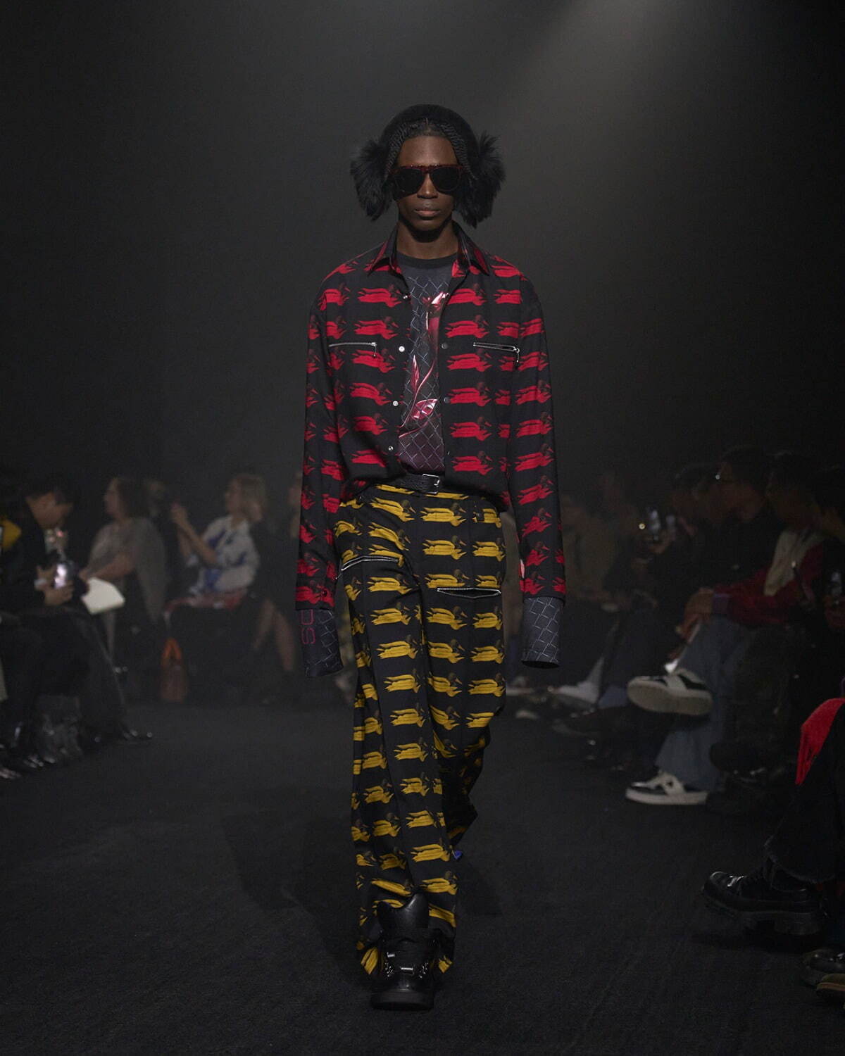 バーバリー(BURBERRY) 2023-24年秋冬ウィメンズ&メンズコレクション  - 写真37