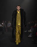 バーバリー 2023年秋冬コレクション - ダニエル・リーが手掛ける初のシーズン、英国の伝統を再解釈｜写真38