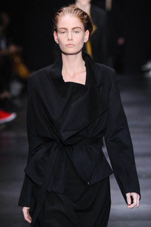 アン ドゥムルメステール(ANN DEMEULEMEESTER) 2014-15年秋冬ウィメンズコレクション  - 写真4