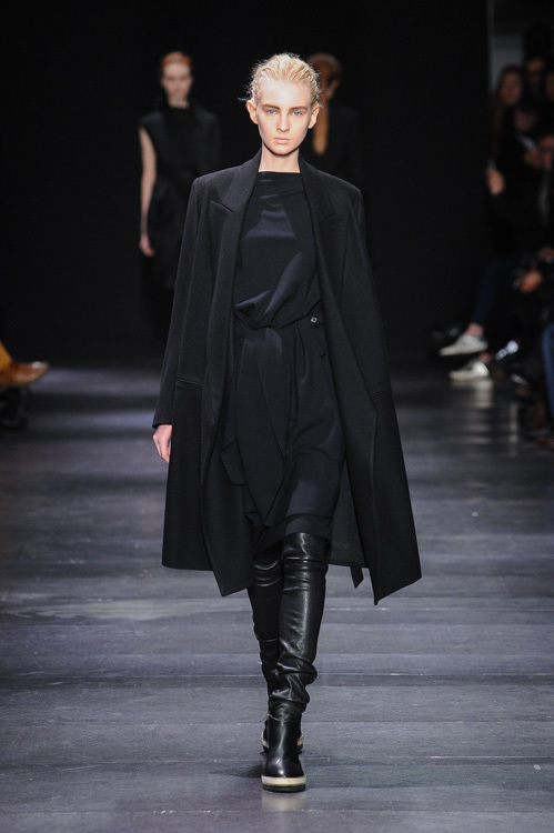 アン ドゥムルメステール(ANN DEMEULEMEESTER) 2014-15年秋冬ウィメンズコレクション  - 写真12