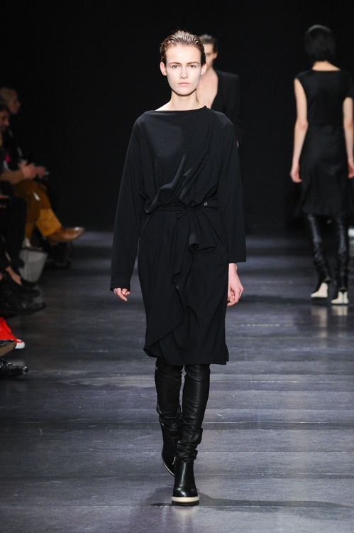 アン ドゥムルメステール(ANN DEMEULEMEESTER) 2014-15年秋冬ウィメンズコレクション シルエット - 写真12