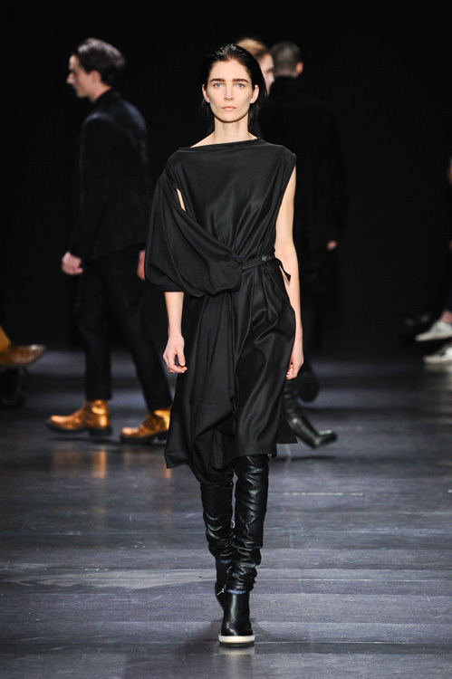 アン ドゥムルメステール(ANN DEMEULEMEESTER) 2014-15年秋冬ウィメンズコレクション シルエット - 写真14