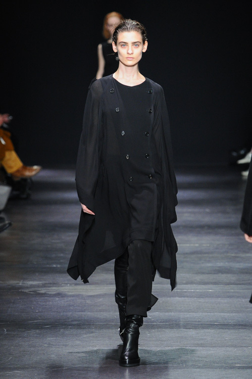 アン ドゥムルメステール(ANN DEMEULEMEESTER) 2014-15年秋冬ウィメンズコレクション シルエット - 写真21