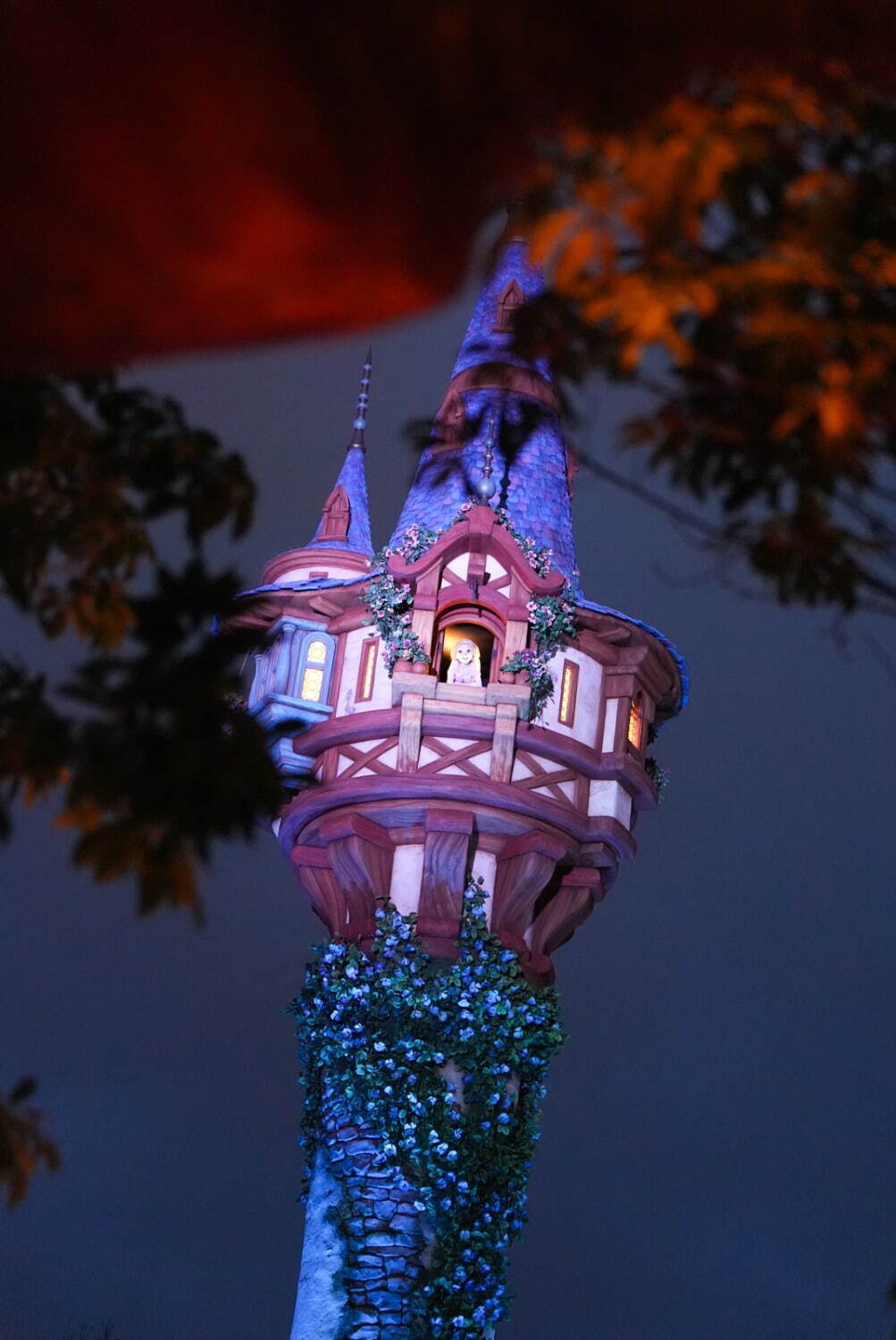 東京ディズニーシーの新エリア「ラプンツェルの森」ランタンに包まれるアトラクション＆レストラン解説｜写真102