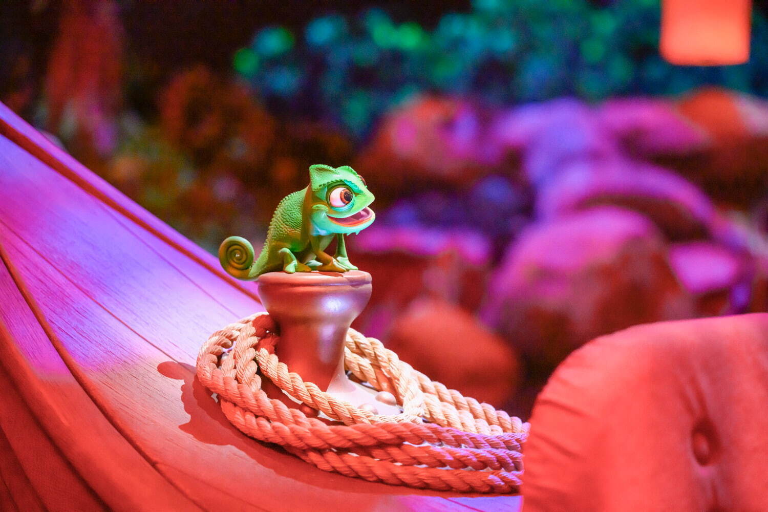 東京ディズニーシーの新エリア「ラプンツェルの森」ランタンに包まれるアトラクション＆レストラン解説｜写真26