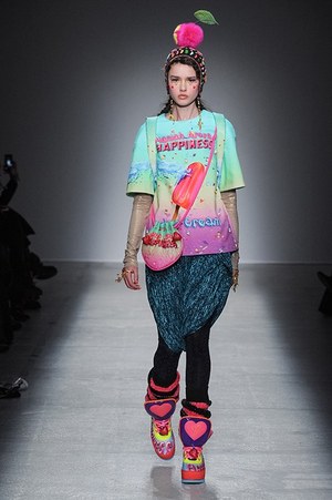 マニッシュ アローラ(manish arora) 2014-15年秋冬ウィメンズコレクション シルエット - 写真1