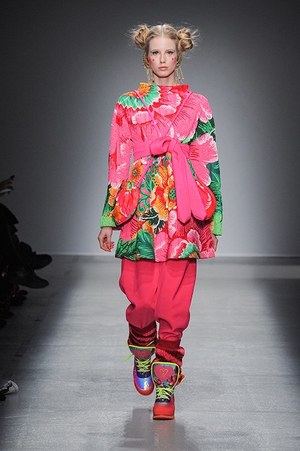 マニッシュ アローラ(manish arora) 2014-15年秋冬ウィメンズコレクション シルエット - 写真31